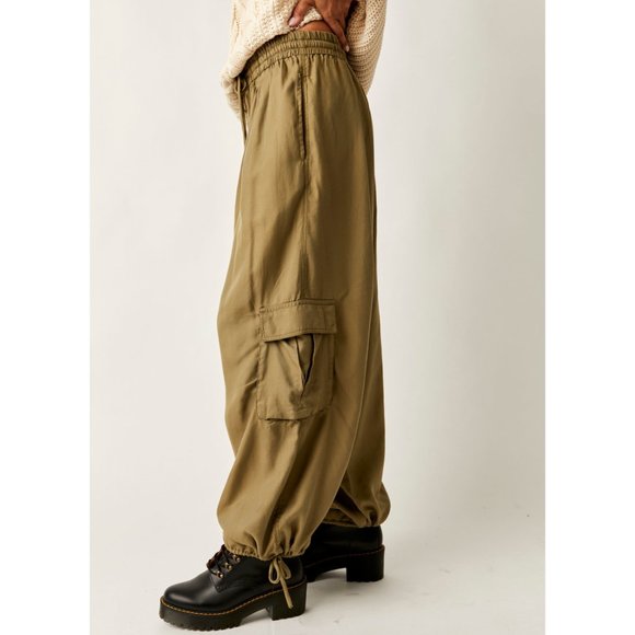 🎉LAST CHANCE🎉 FREE PEOPLE Palash Solid Cargo Pants / Dried Herb - Picture 3 of 6